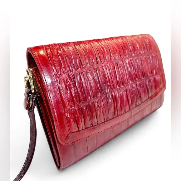 Red Eel Skin, Pleated/Gathered Front Flap Shoulder bag, made in Korea 1980s - Picture 2 of 14